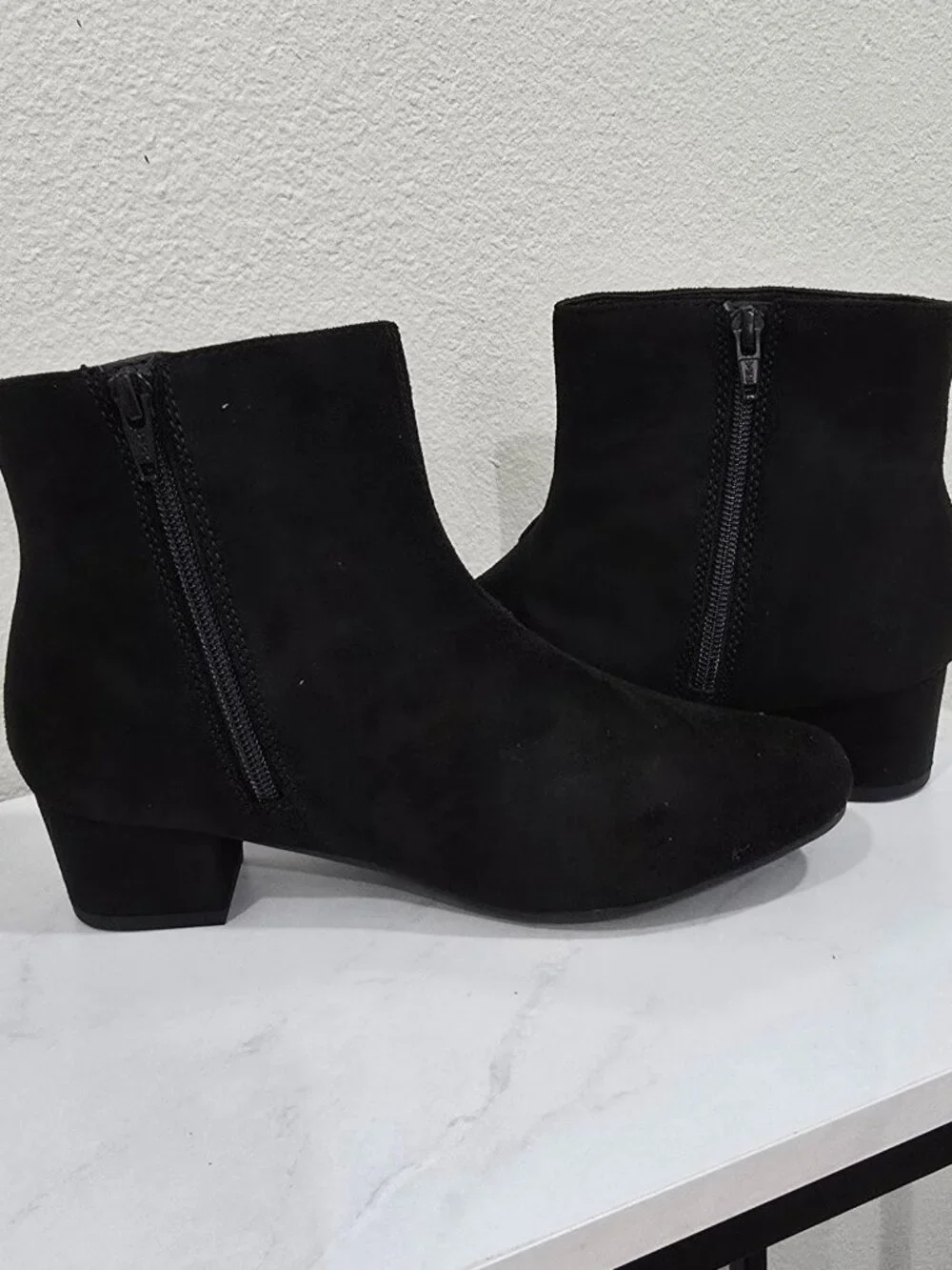 The Children’s Place ✦ Black Embroidered Ankle Boots ✦ Crown Star Bee Accents 5